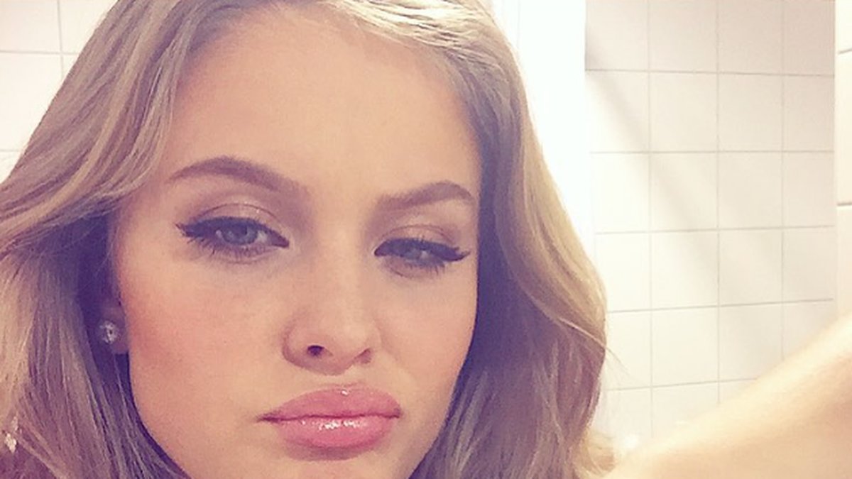 Zara snackar bröst och sexualisering på Instagram. 